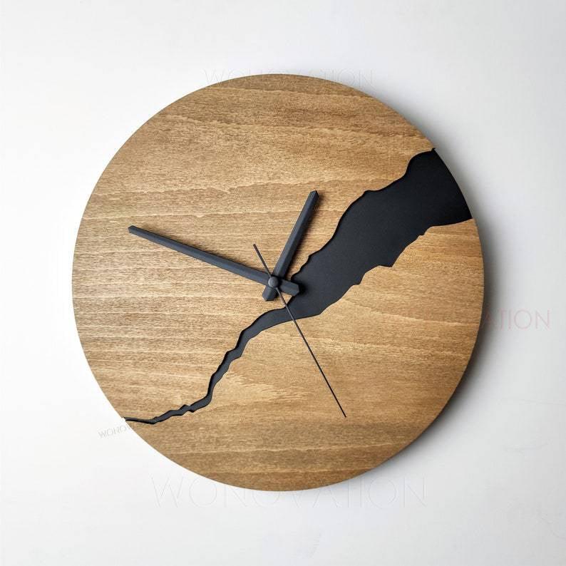 Wandklok van hout