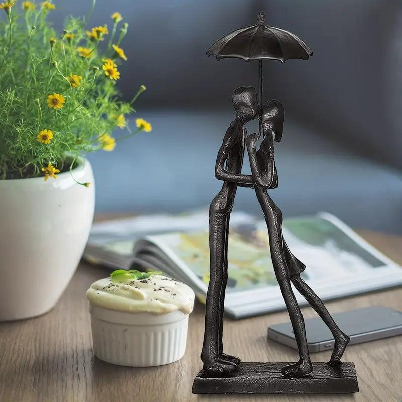 Elegante uccellini innamorati in metallo nero con statua di ombrello