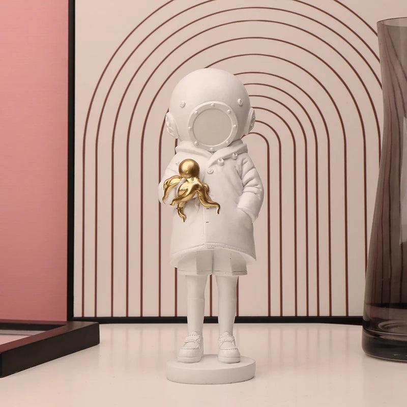 Fille dure à la maison Ornement