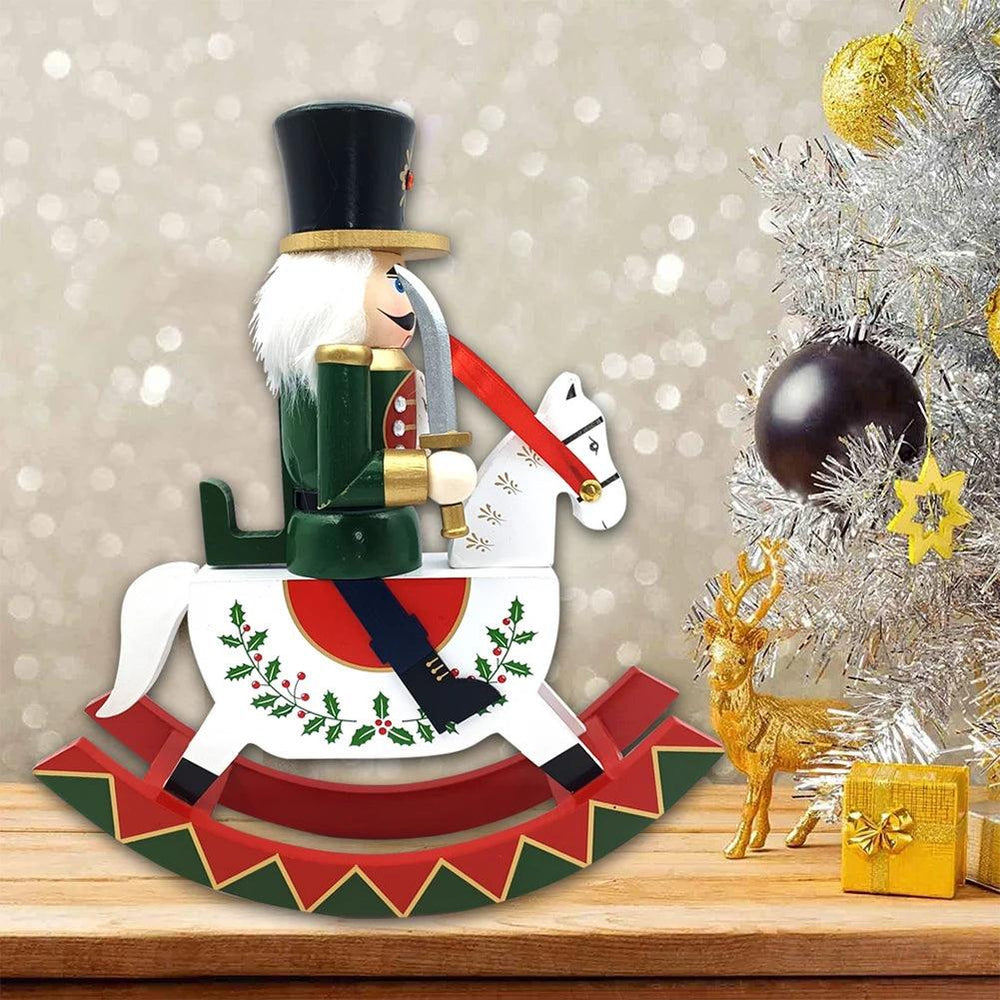 Casse-noisette en bois traditionnel sur cheval à bascule