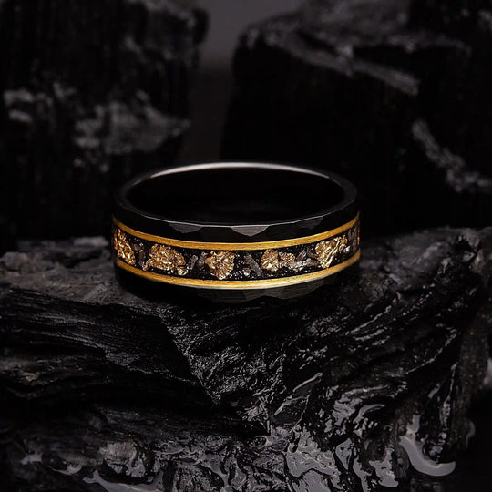 Anello in tungsteno con foglia d'oro e meteorite nero – Orione