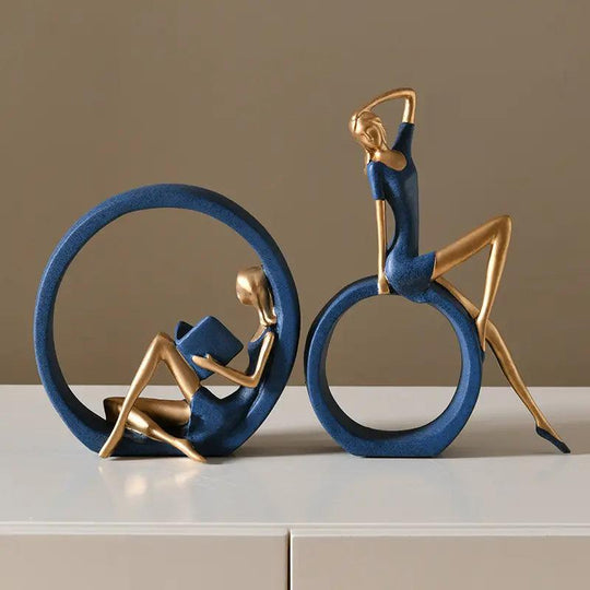 Élégantes Figurines de Femmes