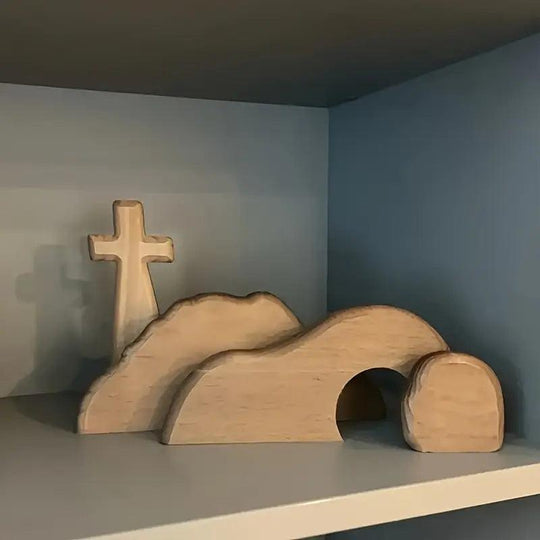 Croce di legno Tomba vuota Statua