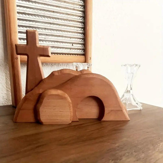 Croce di legno Tomba vuota Statua