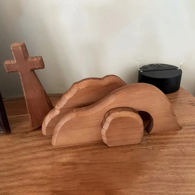 Croce di legno Tomba vuota Statua