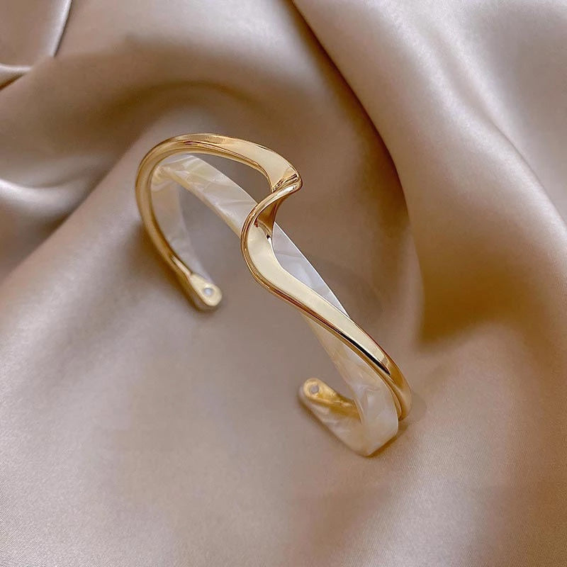 White Opal Elegant Gold Bracelet