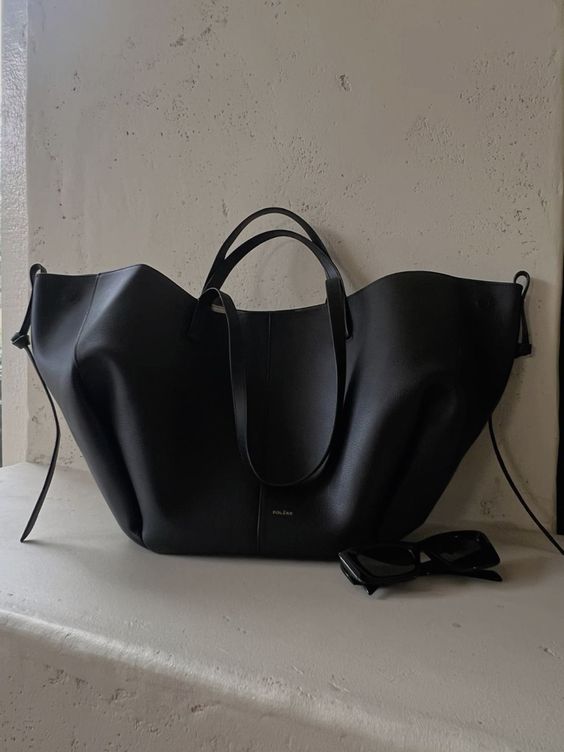 Vintage women's bag | spacious shoulder bag
