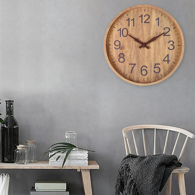 WoodAura – Horloge murale silencieuse en bois avec aspect naturel