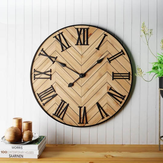 Orologio da parete rustico con grandi numeri romani