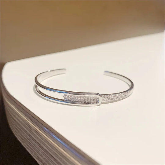 Bracciale Aperto in Argento Sterling 925 con Zirconia – Brillantezza Senza Tempo, Senza Problemi