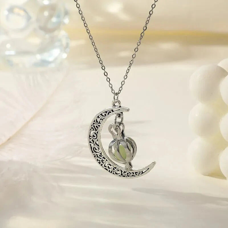 Ciondolo di Pietra Lunare Collana – Eleganza Mistica con Forza Interiore