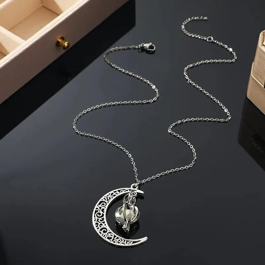 Ciondolo di Pietra Lunare Collana – Eleganza Mistica con Forza Interiore
