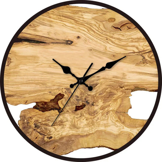 Horloge murale transparente au design minimaliste