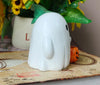 Schattig Spookbeeldje dat Pompoen vasthoudt Harsbeeldje | Halloween