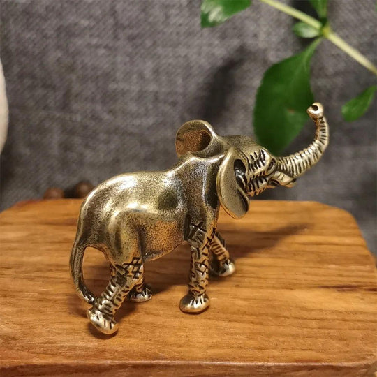 Sculpture d'éléphant doré