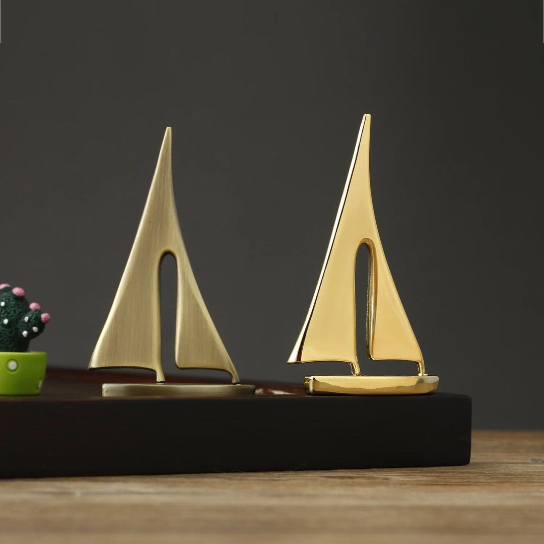 Creative Decorative Sailboat of Zinc Alloy - Modern Home Decoration for Living Room & Desktop