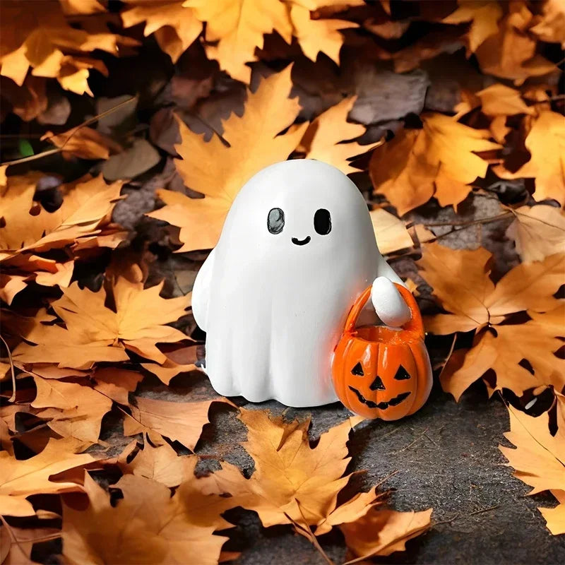 Schattig Spookbeeldje dat Pompoen vasthoudt Harsbeeldje | Halloween