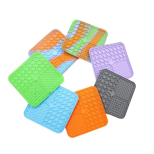 Silicone Lick Mat for Pets – Delayed Feeding and Fun