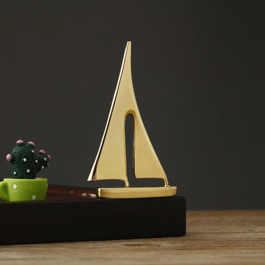 Creative Decorative Sailboat of Zinc Alloy - Modern Home Decoration for Living Room & Desktop