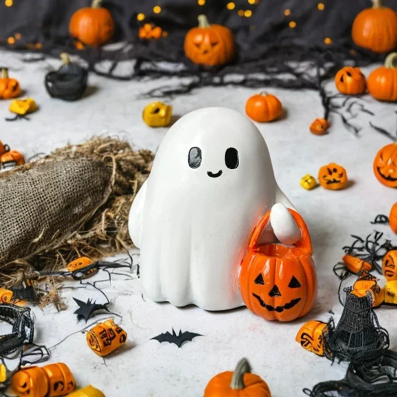 Schattig Spookbeeldje dat Pompoen vasthoudt Harsbeeldje | Halloween