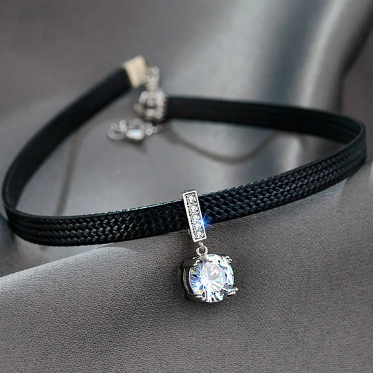 Collana con cristalli geometrici