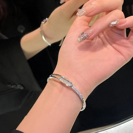Bracciale Aperto in Argento Sterling 925 con Zirconia – Brillantezza Senza Tempo, Senza Problemi