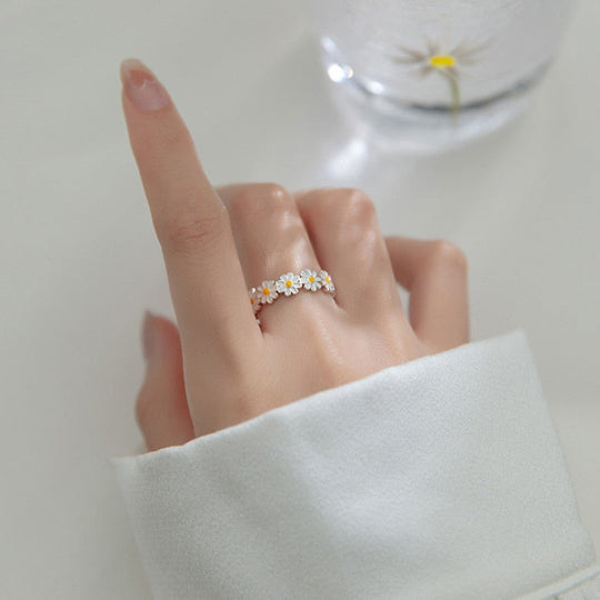 Anello di margherite – Un simbolo di nuovi inizi e gioia