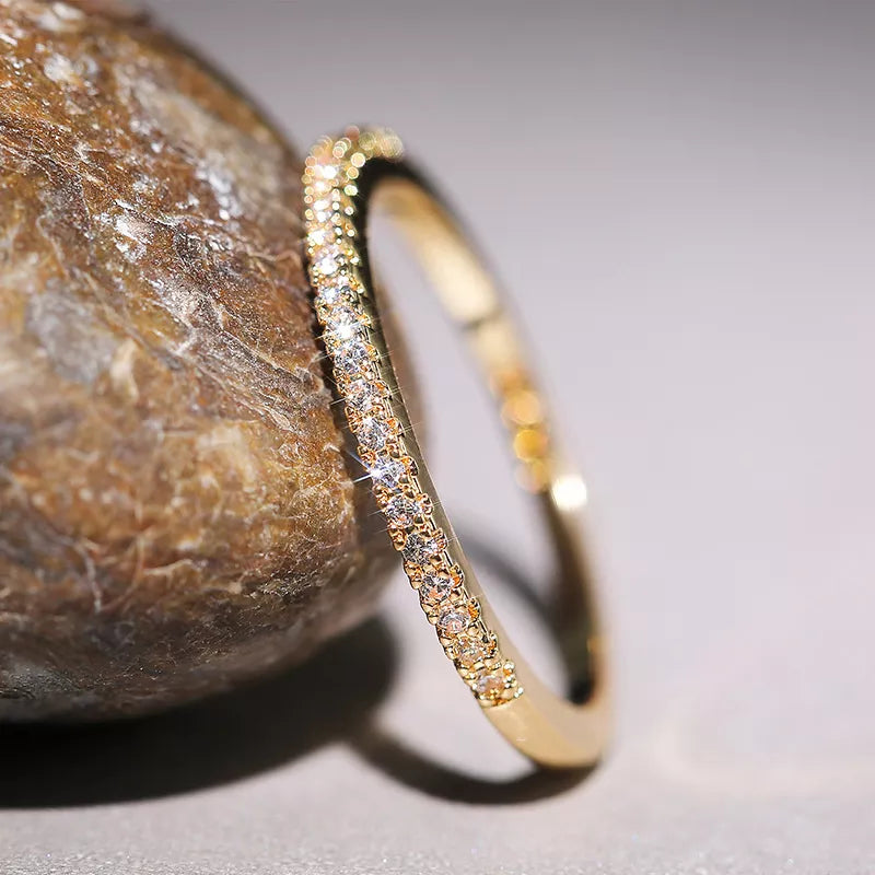 Timeless Shine – Minimalist Ring with Eternal Meaning