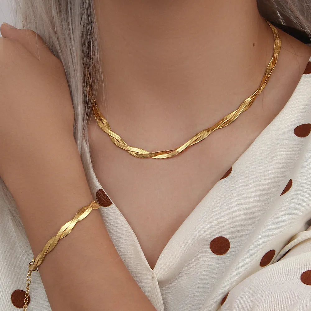 Twist necklace and bracelet